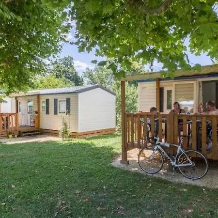 Camping 3 Etoiles - Piscine - Ccbgaae